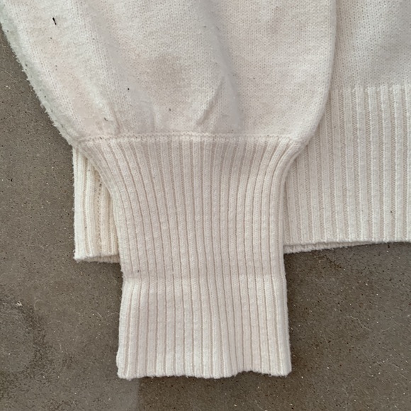 Cream turtleneck sweater - Picture 4 of 5